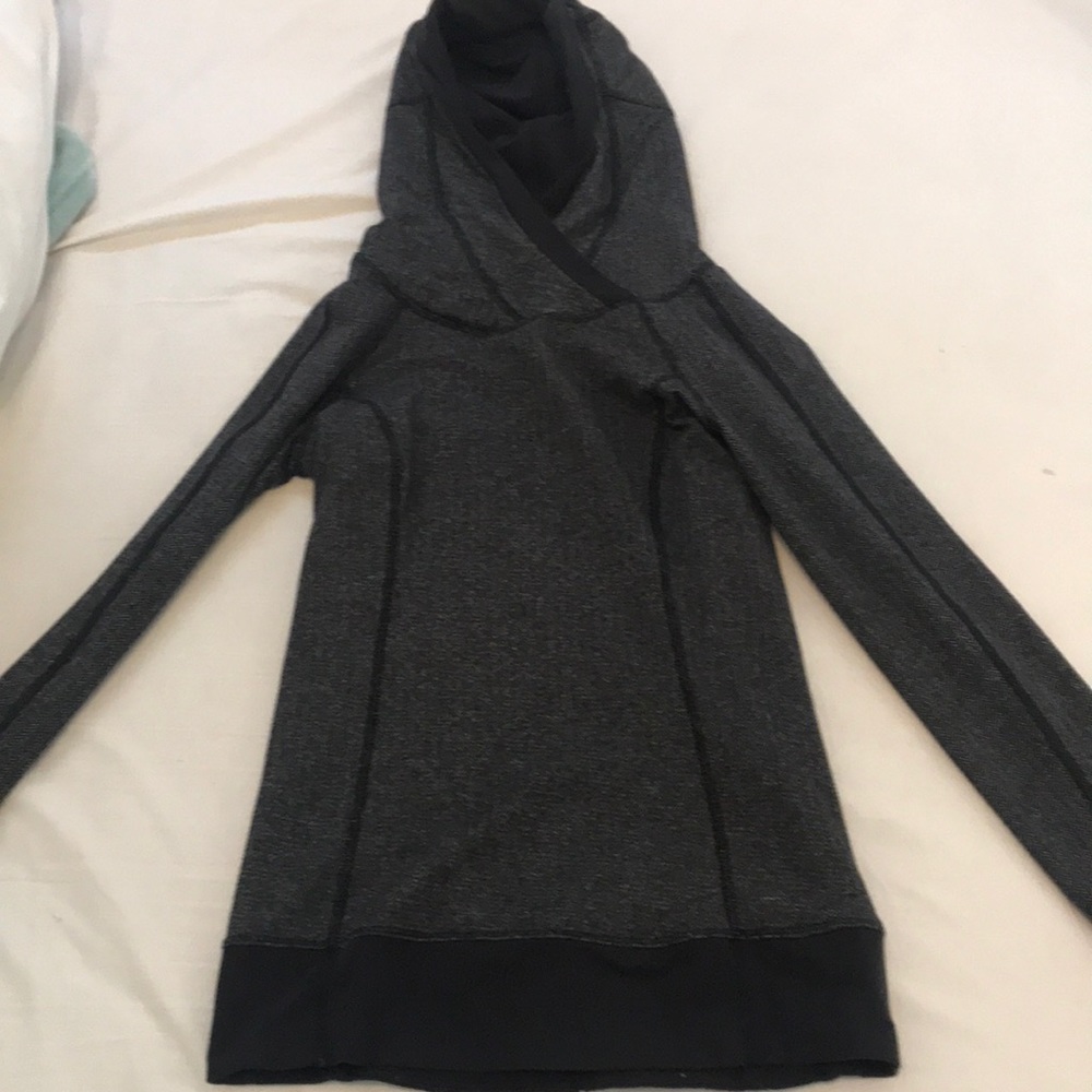 lululemon long sleeve with hood